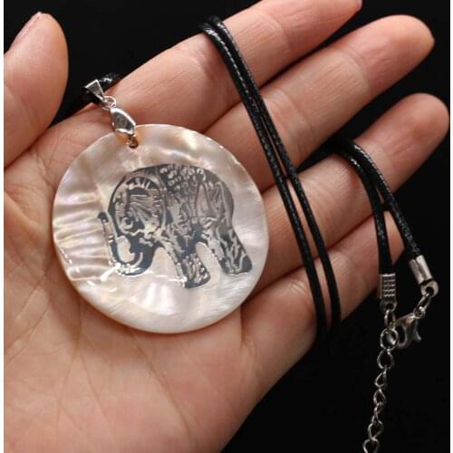 Natural Mother of pearl Necklace Reiki Heal Simple Rope Big Round Shell Elephant Pattern for Women Necklace Jewelry