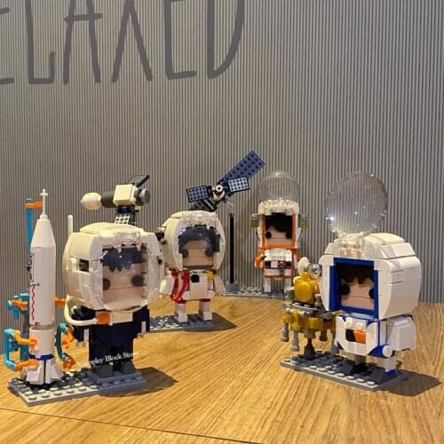 Cute Space Adventure Astronaut With Space Station Building Block Bricks 3D Model Assembly Diy Toys For kid Gifts Home Decor