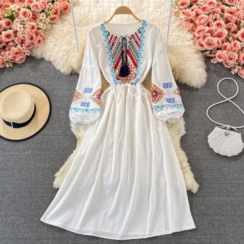 Jastie 2021 Autumn Bohemian Beach Dresses Women Retro Ethnic Round Neck Embroidery Cotton And Linen Waist Tie Holiday Dress