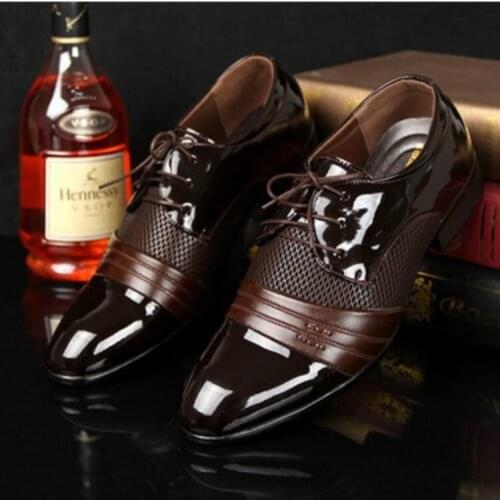 QWEDF Four seasons Casual tip Mens Quality Patent Leather Shoes Black Wedding Shoes Black Leather Soft Man Dress Shoes D8-69