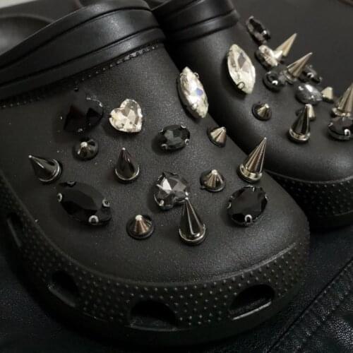 Bundle Vintage Croc Charms Luxury Charms for Crocs DIY Rhinestone Rivets Shoe Charms Punk Shoe Decoration for Croc JIBZ Hot Sale