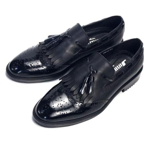 New Winter High Quality Black casual shoes Fashion Loafers Tassel Men shoes handmade Carved Dress Shoes