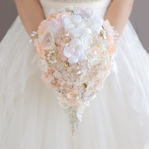 Iffo custom bride jewelry hand holding flowers bouquets pearl butterfly diamonds textile leaves crystal petals DIY decor wedding