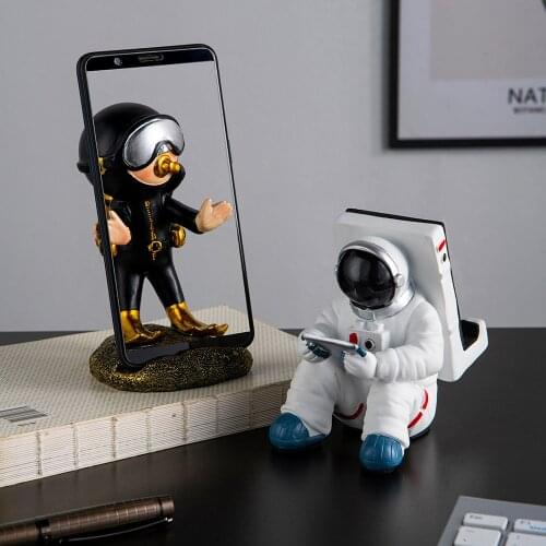 Nordic Home Decoration Mobile Phone Bracket Accessories Resin Astronaut Character Model Desktop Decor Living Room Decor Gifts