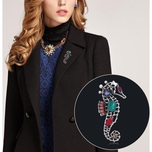Women Cute Hollow Seahorse Animal Faux Crystal Brooch Pin Trendy Alloy Brooch Badge Corsage Lapel Accessories Gift Jewelry