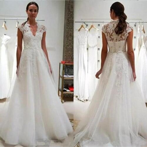 A Line Lace Wedding Dresses V Neck Cap Sleeves Lace Appliques Wedding Gowns Tulle Tulle Button bridal dress Vestidos De Nnovia