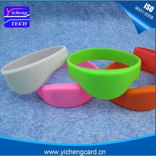 100pcs 13.56MHZ MF 1K S50 F08 NFC Tags ISO14443A Silicone NFC Wristband Bracelet Printed RFID Wrist Band Card