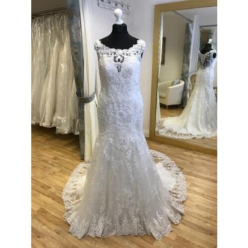 Fit and Flare Wedding Dress 237 Robe De Mariee Bridal Gowns Sheer Back Capped Sleeve Lace Appliques Beading Vestido De Casamento