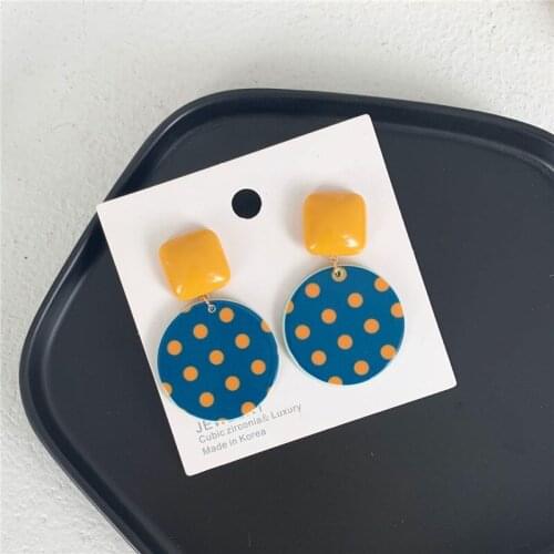 Simple Statement Blue Resin Disc Clip Earrings Without Piercing Resin Polka dots Round Slice Clip on Earrings No Pierced Hole