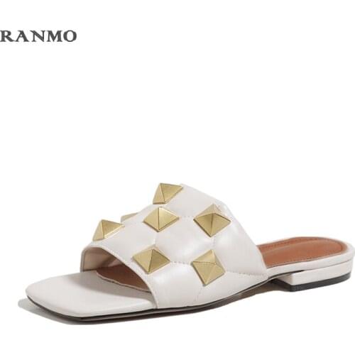 2021 New Womens Shoes Summer Low-heeled Womens Shoes Leather Womens Shoes Sandals Open Toe Womens Personality Slippers