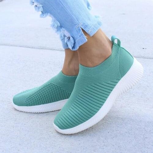 Women Shoes Plus Size Women Vulcanize Shoes Breathable Slip On Sock Shoes Female Mesh White Sneakers Flat Casual Tenis Feminino