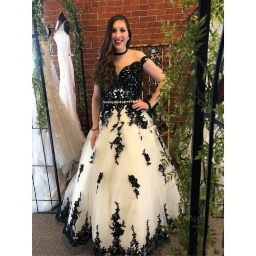 Vintage Wedding Dress Long A Line Bridal Gowns Gothic Black And White Lace Bride Formal Wear Illusion Top Short Sleeve Vestidos