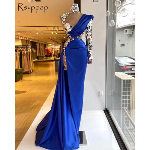 Long Sparkly Evening Dresses 2021 Single Long Sleeve High Neck Crystals Royal Blue Satin Side Slit Formal Party Gowns