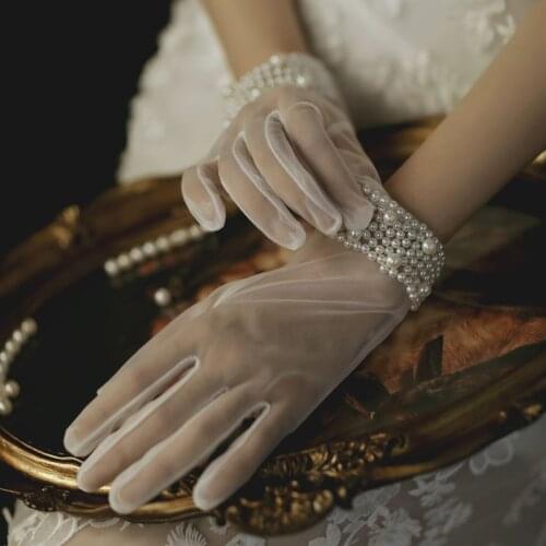 Pearls Wrist Bridal dress gloves simple five finger One Pair Bride glove Short Wedding gloves