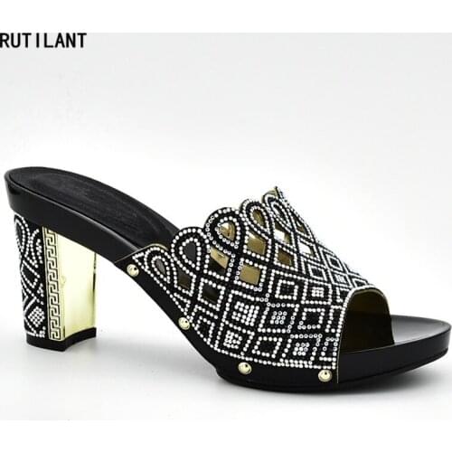 Latest Fashion Designer Shoe Women Luxury 2019 Slip on High Heels Pumps Women Shoes Decorated with Rhinestone Italian Women Sh