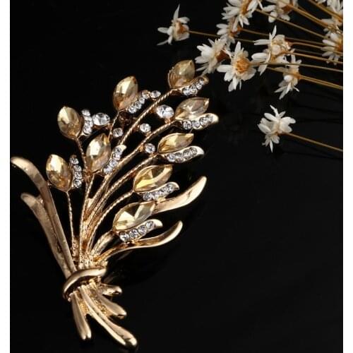 Elegant Flower Brooch Pin Crystal Costume Jewelry Clothes Accessories Jewelry Brooches For Wedding Gold Brooch Pins Jewelry
