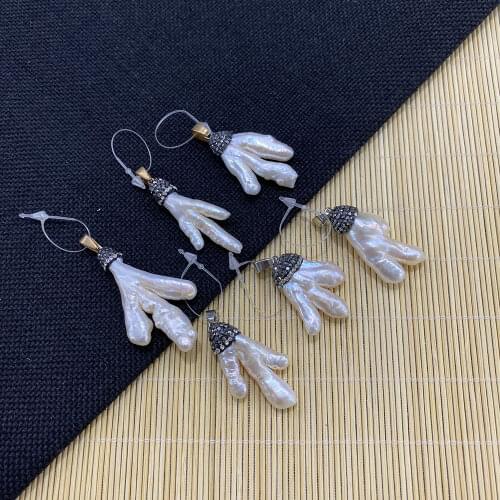 Natural Freshwater Pearl Chicken Claw Shape Fashion Jewelry Pendant Used for DIY Handmade Necklace Bracelet Size 20x30-25x55mm