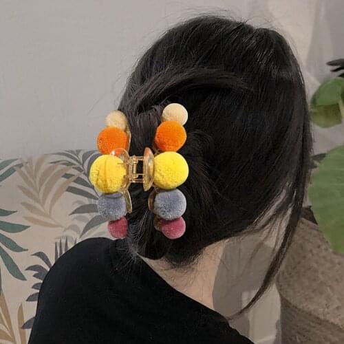 Plastic Hair Claw Clip Pom Pom Large Hair Jaw Clip Hair Catch Clip for Women Girls Headwear Hair Accessories Hair Styling Tool