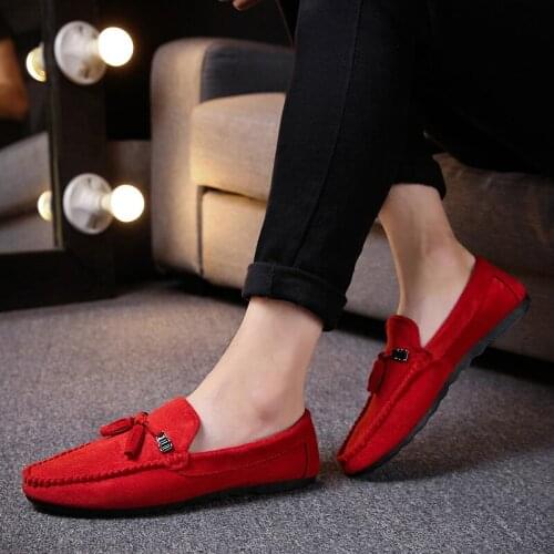 Fashion outdoor Style Soft Moccasins Men Loafers High Quality suede Leather Shoes Men Flats comfortable Driving Shoes cheap