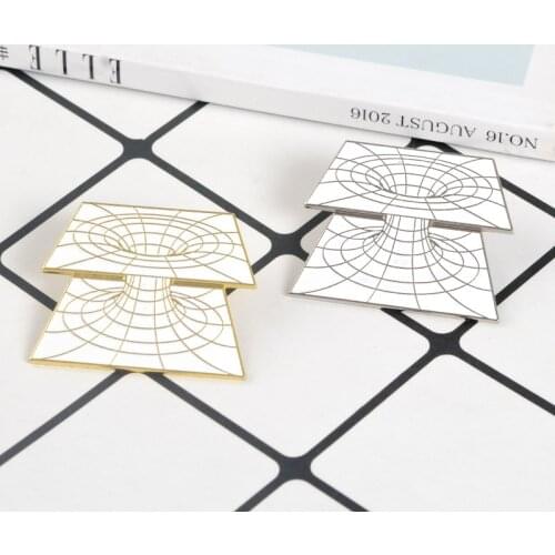 Geometry Warp 3D Visual Trap Pin Metal Enamel Pins Brooch Art Lapel Pin Badges Backpack Denim Jackets Brooches