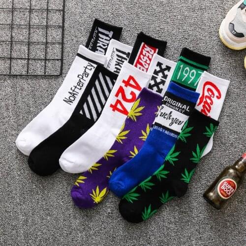 1 Pair Brand New Fashion INS Cotton Black White Stripe Crew Men Socks Sports High Skateboard Blaze Street Happy Long Sox on Sale