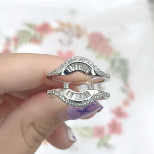 New Fashion Silvery Rings Creative Lip Design Inlaid with Shining Crystal Zircon Luxury Jewelry For Women Statement Wedding