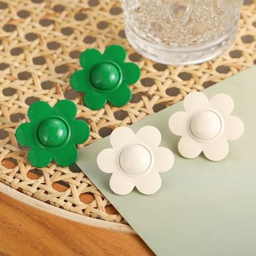 Korean Style Cute Daisy Flower Stud Earrings For Women Summer Fresh Floral Earrings Wholesale Jewelry Femme Brincos