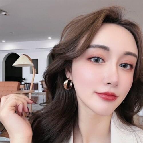 Hemp flowers C-shape Earrings No Hole Ear Clips Metal multilayer Clip On Earring Without Piercing Minimalist Earrings ce958