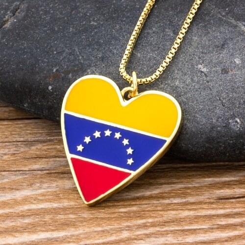 Classic Heart Pendant Necklace Top Quality Copper Long Chain Sweater Necklace Gifts for Women Girls Fine Party Wedding Jewelry