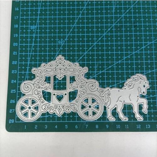 Metal Cutting Dies Heart Carriage Frame DIY Stencils Scrapbooking Photo Album Embossing Paper Card Making Decor 2021 Punch