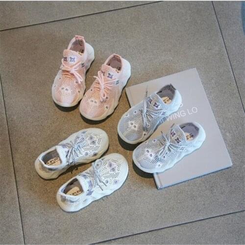 Childrens shoes spring and summer new fashion flying pure color mesh breathable sports shoes soft soled anti slip casual shoes