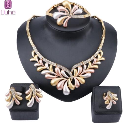 Fashion Wedding Jewelry Set Exquisite Dubai Gold Crystal Necklace Earring Bangle Ring Nigerian Bridal Bijoux Jewelry Set