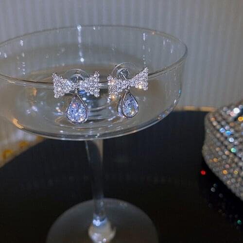 2021 New Korean Contracted Exquisite Women Earrings Fashion Temperament Shining Crystal Small Bowknot Stud Earrings Jewelry