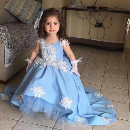High Low Lace Flower Girls Dresses For Wedding Beaded Appliqued Girls Pageant Gowns Satin Sweep Train First Communion Dress
