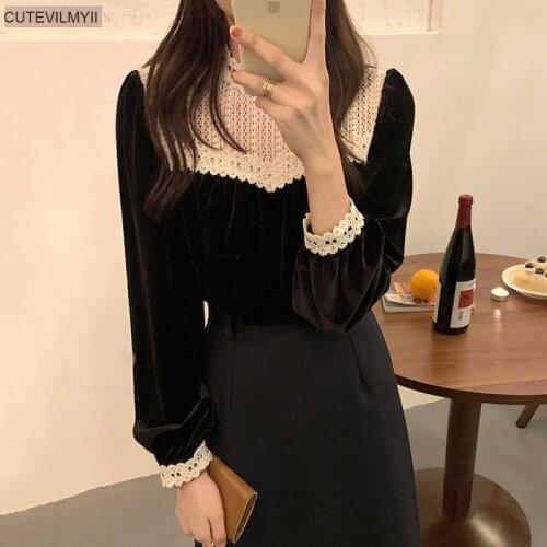 2021 New Retro Women Cute Patchwork Gentle Floral Lace Elegance Female Shirts Tops Loose Black Velvet Chic Vintage Blouse