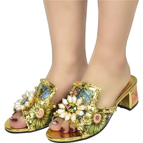 New Arrival Pumps Women Shoes Elegant Nigerian Party Shoes Decorated with Rhinestone Wedding Dress 2019 Slip on Block Heel Shoes