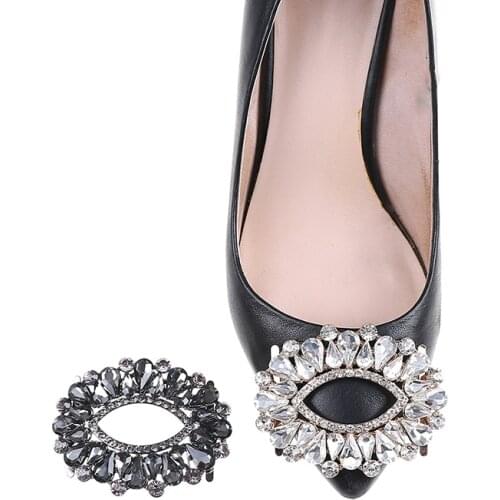 2Colors Women Elegant Bridal Shoe Clips Rhinestone Metal Shoes Buckle Fashion Shoes Decor Accessories Gray White Color