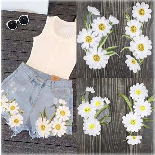 2pcs/set Daisy Embroidery Flower Patches DIY Sticker Appliques Jeans Patch Sew On Fabric Clothing Bags Accessories