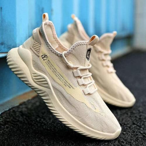 Lightweight Mens Casual Shoes Mesh Breathable Fashion White Mens Sneakers 2021 Spring Summer Sports Comfortable Running Shoes