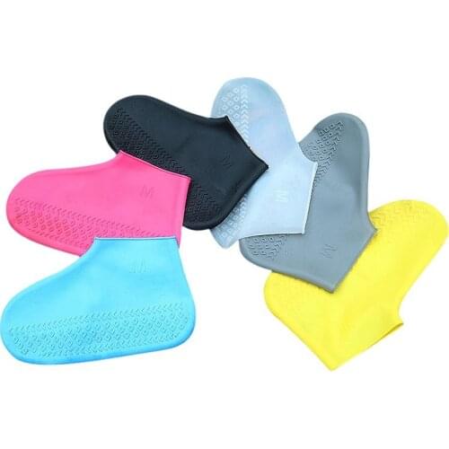 A Pair Of Waterproof Silicone Shoe Covers Outdoor Non-Slip Wear-Resistant Men And Women Thickened Adult Rain Boot Covers
