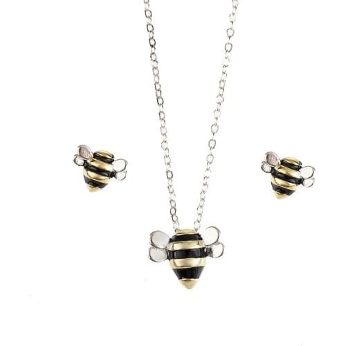 2021 Wholesale Korean Cute Bee Clavicle Chain Sterling Silvery Temperament Personality Fashion Female Jewelry Necklace