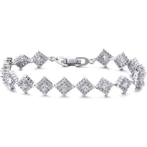 Bettyue Fashion Classic Geometry Shape With Cubic Zircon Elegant Bracelet Female Shiny Decoration In Party Dainty Bangle