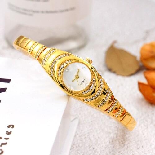 Vogue Womens Wrist Watches Golden Bracelet Watch For Women Hot Fashion Ladies Quartz Watch Female Minimalist zegarek damski Gift