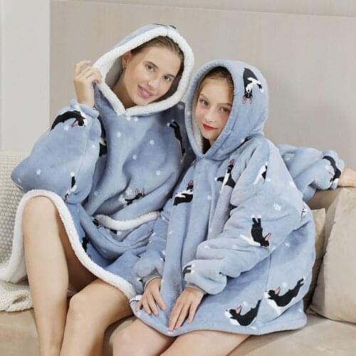 Family Matching Clothing Sets Mother Daughter TV Blanket Wearable Blankets Big Size Warm Fleece Hoodies Pullovers Sweatshirts