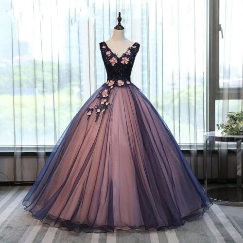 Vintage Tulle Ball Gown Quinceanera Dresses 2021 V-Neck Charming Flowers With Pearls Vestidos De 15 Anos Princess Sweet 16 Dress