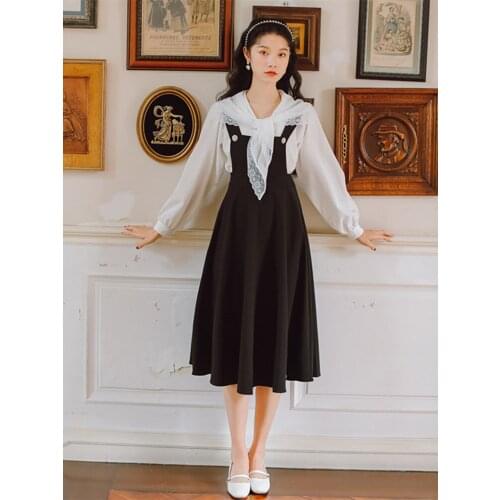 Female First Love Dress Set 2021 Spring Autumn New Lace Bow Tie Chic White All-match Shirt + Black Strap Dress Suit French Retro