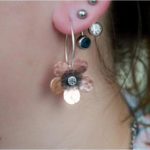 2021 Wholesale New Fashion Simple Fashion Retro Ancient Red Copper Flower Earrings Jewelry