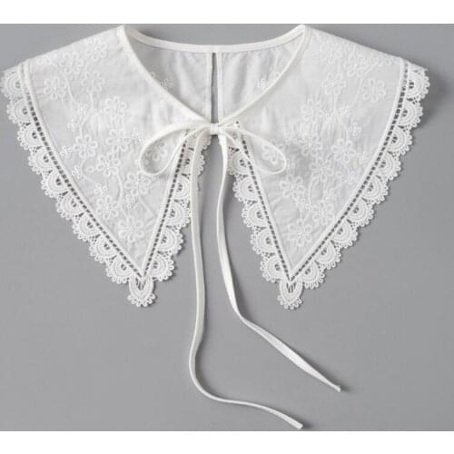 Women Hanfu Decorative False Collar Shawl Hollow Out Lace Embroidery Floral Necklace Sunscreen Self-Tie Bow Dickey Short