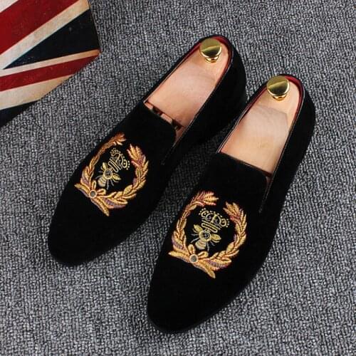 Mens Fashion Suede Leather Embroidery Loafers Mens Casual Printed Moccasins Oxfords Shoes Man Party Driving Flats EU size 38-45