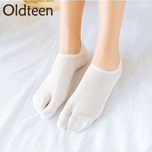 Hot New Arrival Fashion Two Finger Toe Socks Funny Slippers Invisibility Socks Low Cut Solid Socks Breathable Women Socks Gift